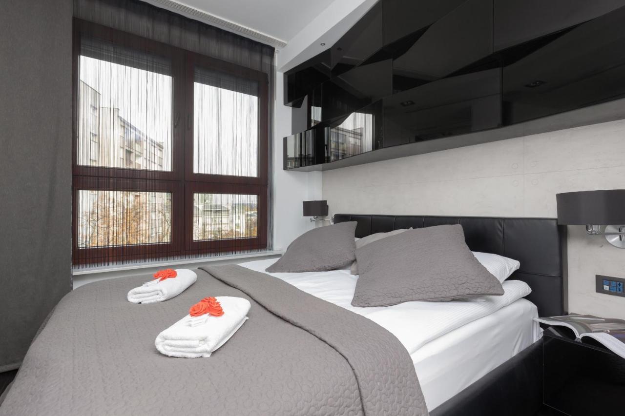 Warsaw Srodmiescie Riverside Three-Bedroom Apartment By Renters Exteriér fotografie