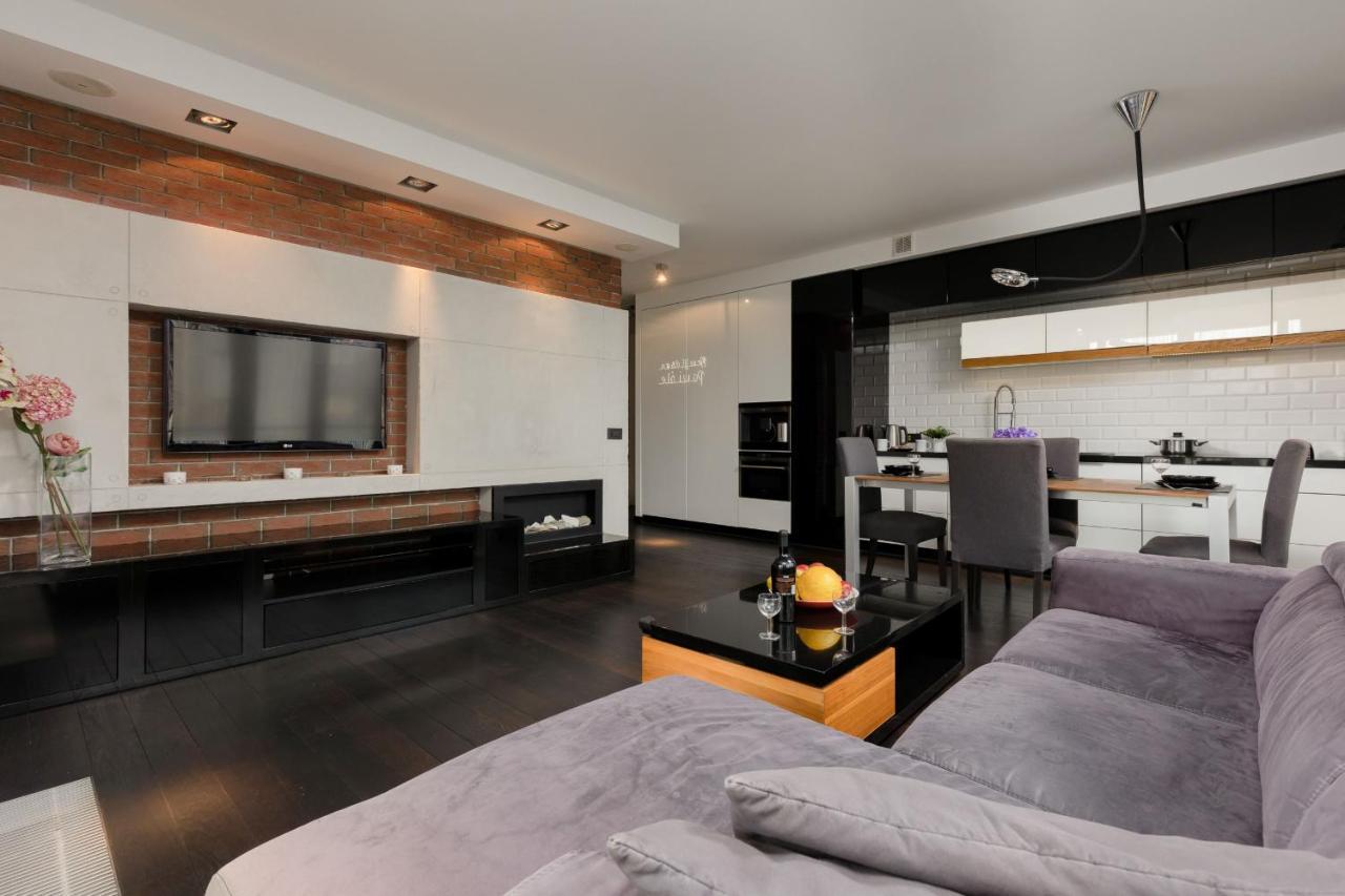 Warsaw Srodmiescie Riverside Three-Bedroom Apartment By Renters Exteriér fotografie