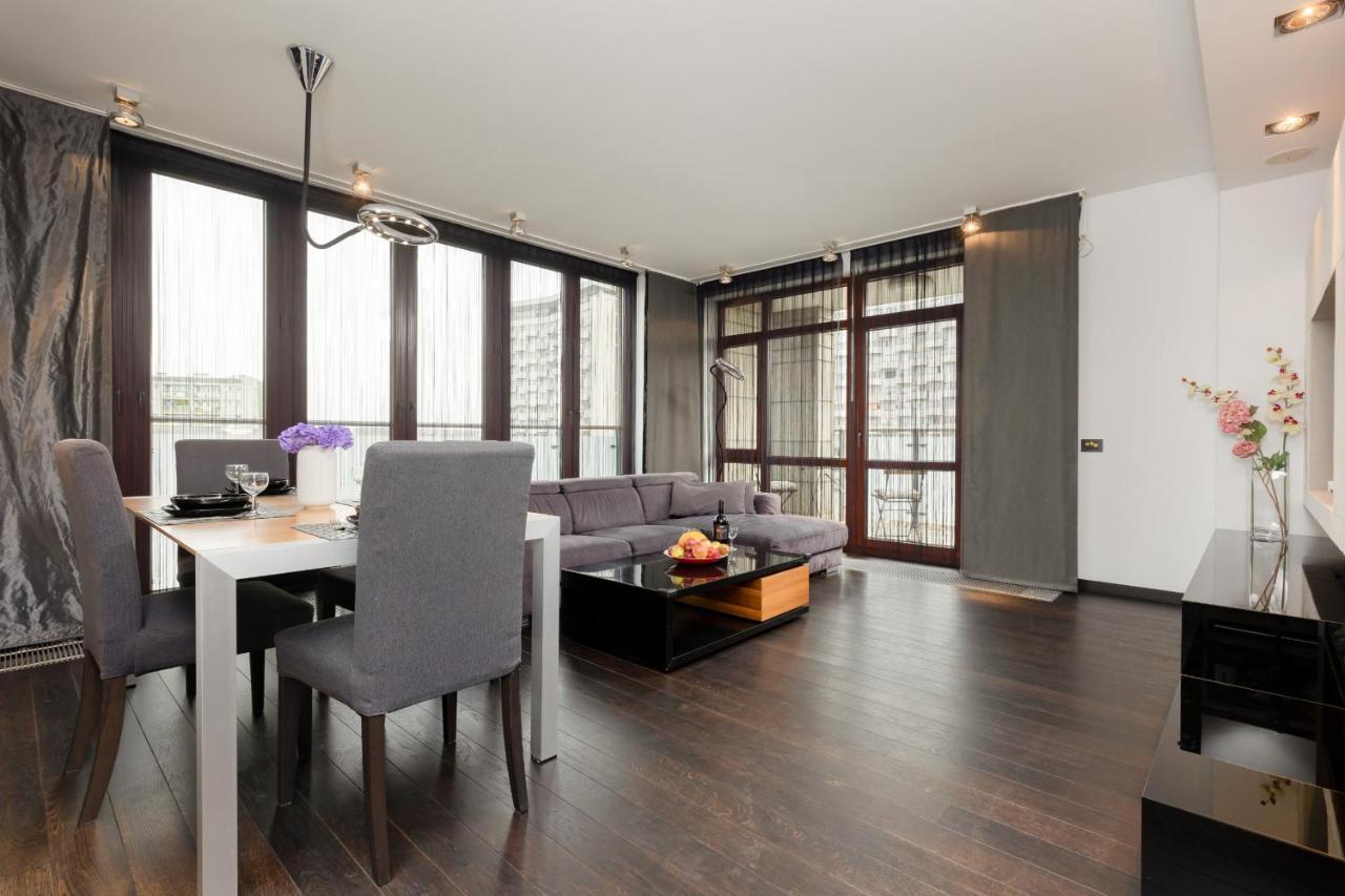Warsaw Srodmiescie Riverside Three-Bedroom Apartment By Renters Exteriér fotografie