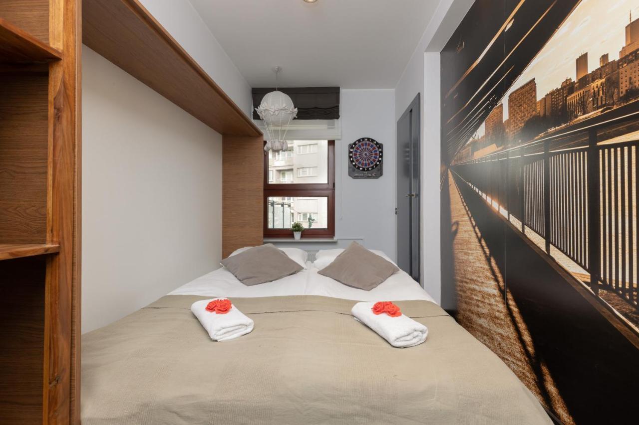 Warsaw Srodmiescie Riverside Three-Bedroom Apartment By Renters Exteriér fotografie